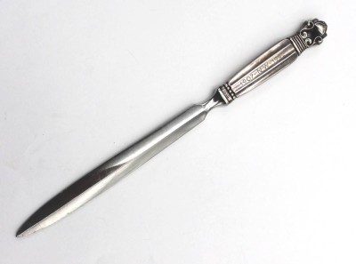 Auktion 362<br>Brieföffner, Georg Jensen, Acorn, Silbergriff dieser mit Gravur und Jahreszahlen, L-20cm [1]