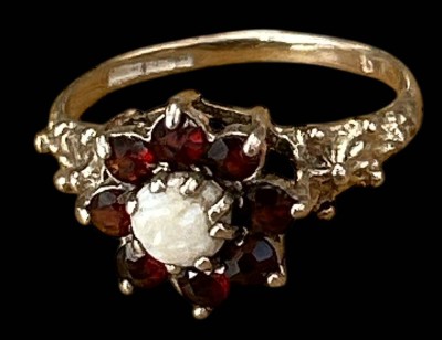 Auktion 362<br>Granatring, mittig Opal, Silber-830- 