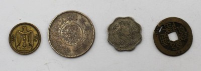 Auktion 362<br>4x div. Münzen, Saudi Arabien  1 Riyal, 1928 - 1930, Syrien 10 Piaster, Indien 10 Paise, 1964 - 1967 und 1x China, älter [1]