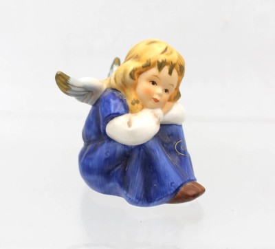 Auktion 362<br>sitzender Engel, Goebel Weihnacht, H-7,5cm [1]