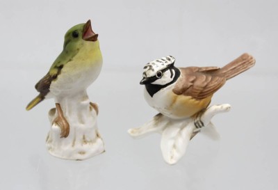Auktion 362<br>2x Vogelfiguren, Goebel, Waidlaubsänger u. Haubenmeise, bemalt, ca. H-8cm [1]