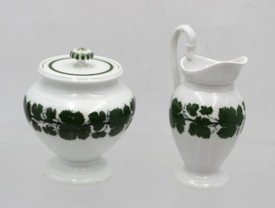 Auktion <br>Milch und Zucker, Meissen, Weinlaub, älter, 2 u. 3 Schleifstriche, ca. H-12,5cm [1]