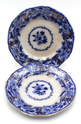 Auktion 362<br>2x Teller, Villeroy & Boch, Japonica, 19. Jahrhundert, Fayence mit blauem Dekor und Goldmalerei, ca. D-20cm [1]