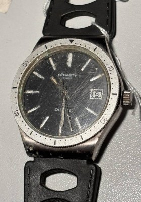 Auktion 362<br>Swiss Made Dynasty Taucheruhr Herren 37 mm Quarzwerk, Glas zerkratzt, Tragespuren, nicht geprüft, Kautschuk-Band? [1]