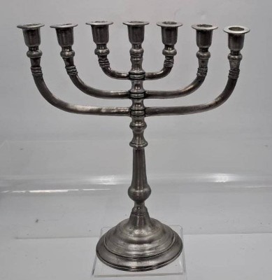 Auktion <br>Chanuka-Leuchter, Zinn, H-38 cm, B-34 cm [1]