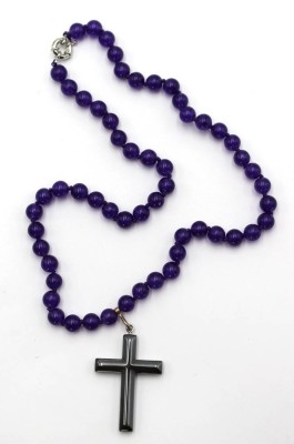 Auktion 362<br>Halskette, wohl Amethyst-Kugeln, Hämatit-Kreuz, ca. L-50cm [1]