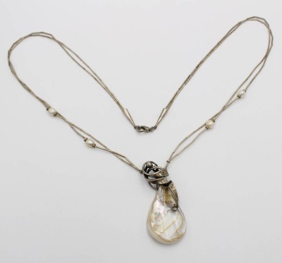 Auktion 362<br>Collier-Kette, Silber mit Perlmutt, 21,4gr, ca. L-64cm Anh. L-5cm [1]
