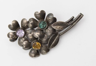 Auktion 362<br>835er Silber-Brosche, Farbsteinbesatz, 6,3gr., L-5cm [1]