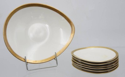 Auktion 362<br>Konfekt-Set, 7tlg., Goldrand, gemarkt, gr. Schale 19,5 x 16,5cm [1]