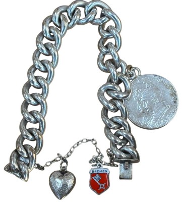 Auktion 362<br>massives Armband mit Münzanhänger, Wappen und Herz, Silber-925-, 2 Mark DR 1901, Friedrich I und Wilhelm II, 93,2 gr., ca. 20 cm, Sicherheitskette [1]