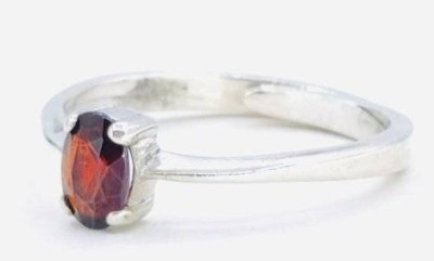 Auktion 362<br>Ring mit einem Granat, 835er Silber, offene Ringschiene, 2,1 g. [1]