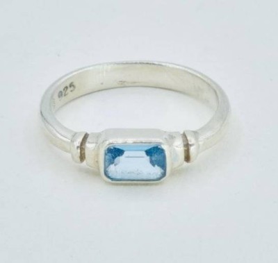 Auktion 362<br>Ring mit einem blauen Stein, 925er Silber, RG 52, 2,4gr. [1]