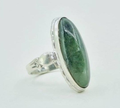Auktion 362<br>Ring mit einem grünen Stein, Jade?, RG 51, 3,8 gr. [1]