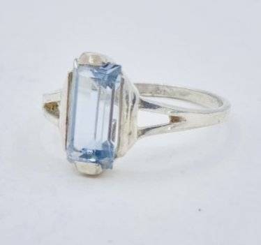Auktion 362<br>Ring mit einem blauen Stein, 835er Silber, Art Deco?, RG 53, 2,2 gr. [1]