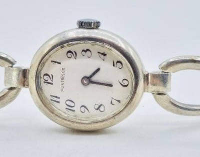 Auktion 362<br>Damen Armbanduhr aus 835er Silber, Handaufzug, Marke 