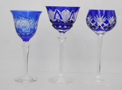 Auktion 362<br>3x Überfanggläser, blau, beschliffen, ca. H-21 > 19,5cm [1]