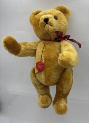 Auktion 362<br>gr. Hermann Teddy, gelb, Brummstimme, sehr gut erhalten, Schild und Knopf im Hinterkopf, H-ca. 40 cm [1]