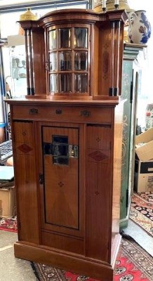 Auktion 362<br>sehr schönes Vertiko mit Aufsatz, um 1910, sehr guter Zustand, ca. H-187cm B-83cm T-40cm [1]