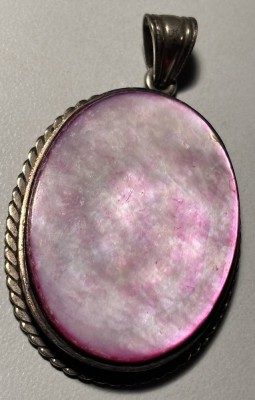 Auktion 362<br>Silber Anhänger mit rosa Perlmuttplatte, H-ca. 4 cm, 7,9 gr [1]