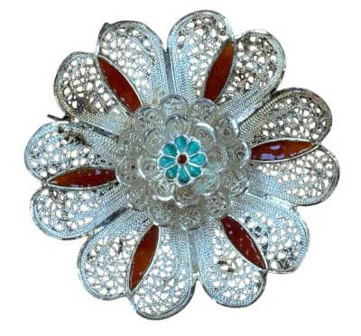 Auktion 362<br>filigrane Silber-830- Blütenbrosche, tw. emailliert, guter Zustand, D-4 cm, 6,8 gr [1]