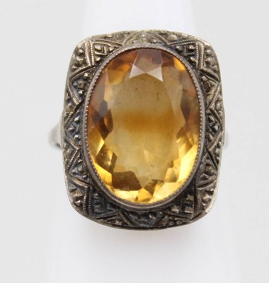 Auktion 362<br>Silber-Ring um 1920, facett. Citrin, ca. 4,9gr. , RG 53 [1]