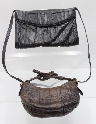 Auktion 362<br>2x div. kl. Damenhandtaschen,  je ca. 20 x 16cm u. 25 x 16cm [1]