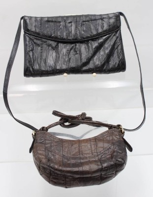 Auktion 368<br>2x div. kl. Damenhandtaschen,  je ca. 20 x 16cm u. 25 x 16cm [1]