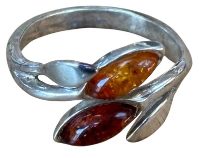 Auktion 362<br>Silberring mit 2 Bernsteinen, RG 542,9 gr [1]
