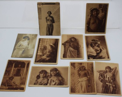 Auktion 362<br>9x Erotika-Postkarten  sowie ein Leporello mit 14 Blättern, um 1900, ungelaufen [1]