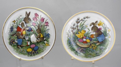 Auktion 362<br>2x Osterteller, Lichte, Motive non Monika Hellen-Cole, je D-20cm [1]
