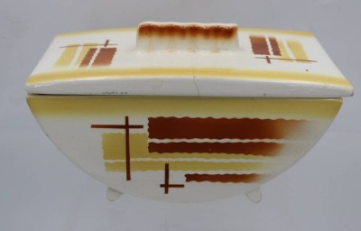 Auktion 362<br>Art-Déco Deckeldose, nur Nr., Altersspuren, teilw. Altrissig, ca. H-12cm B-21cm [1]