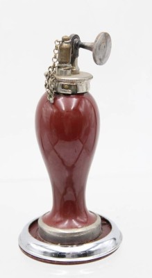 Auktion 362<br>Tischfeuerzeug, älter, starke Gebrauchsspuren, einige Teile lose, ca. H-14cm [1]