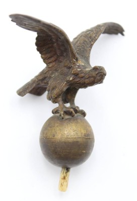 Auktion <br>figürlicher Klingelknopf um 1900, Adler, wohl Wien, Bronze, ca. 9 x 8,5cm [1]