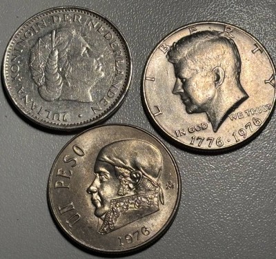 Auktion 362<br>3x div. Münzen, 2 1/2 Gulden, Half Dollar Un Peso [1]