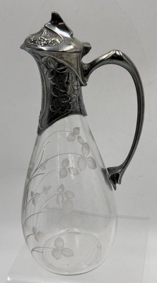 Auktion 362<br>Weinkrug mit Blätterschliff, Montur Brittania Metall, H-26 cm [1]