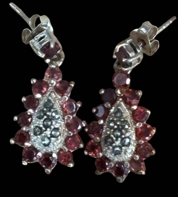 Auktion 362<br>Paar Ohrhänger, S-925- mit roten Steinen, Markasiten, L-ca. 3 cm, 8,8 gr. [1]