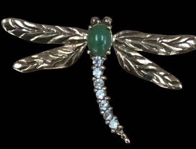 Auktion 362<br>Silber-925- Anhänger, Libelle, vergoldet, grüner und klare Steine, ca. 5x5 cm, 7 gr [1]