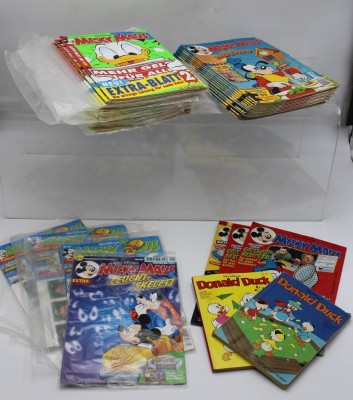 Auktion 362<br>Konvolut div. Mickey Mouse u. Donald Duck Comics, 1998/2000,  einige mehrfach vorhanden,  Ausgabe Nr. 17 11x, 12x Nr. 13 und Nr. 22 3 mal [1]
