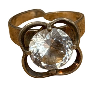 Auktion 362<br>Alton- Schweden Designer Ring Silber Karl Erik Palmberg 1973 , gemarkt, klarer Stein (Quarz?), Grösse verstellbar, 6,5 gr [1]