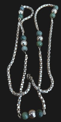 Auktion 362<br>lange Silber-Halskette-835- mit grünen und silbernen Kugeln, L-ca. 80 cm, 22,8 gr [1]