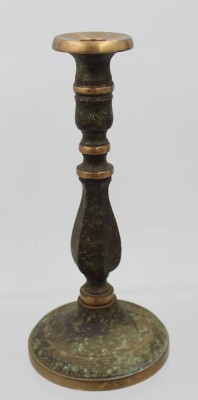 Auktion 362<br>schwerer Bronzeleuchter, neuzeitl. , 2,5Kg, ca. H-25cm [1]