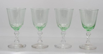 Auktion 362<br>4x  Weingläser, älter, Kuppa aus Uranglas, älter, ca. H-13cm [1]