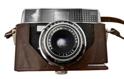 Auktion 362<br>Vintage Agfa Kompakt Kamera in Lederetui, guter Zustand [1]
