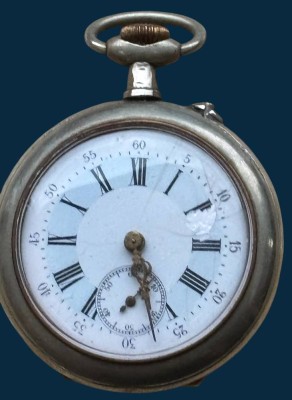 Auktion 363<br>mechan. HTU , wohl in Silbergehäuse, Werk läuft, Tragespuren, D-4,5 cm [1]