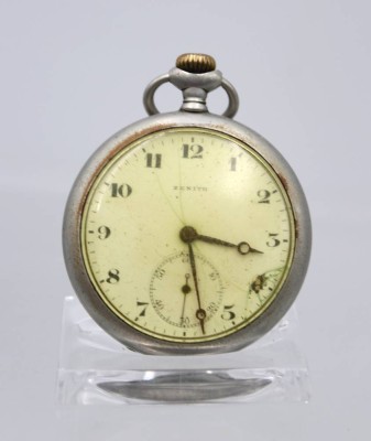Auktion 363<br>Herrentaschenuhr, Metallgehäuse, Zenith, Kronenaufzug, Werk steht, ca. D-4,9cm [1]