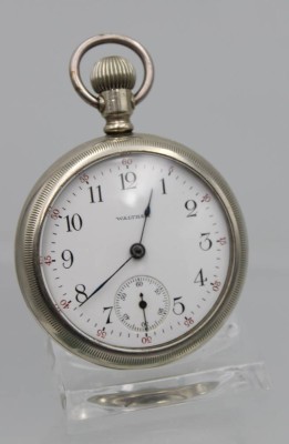 Auktion 363<br>Herrentaschenuhr, Metallgehäuse, Waltham, Kronenaufzug, Werk läuft, D-5,6cm [1]