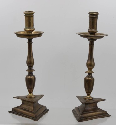 Auktion 363<br>Paar massive Bronze Barock-Kerzenhalter, H-31 cm, zus. ca. 4 kg., [1]