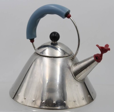 Auktion 363<br>Alessi Wasserkessel 9093 mit Vogelflöte / Design Michael Graves , Inhalt 2 L, [1]