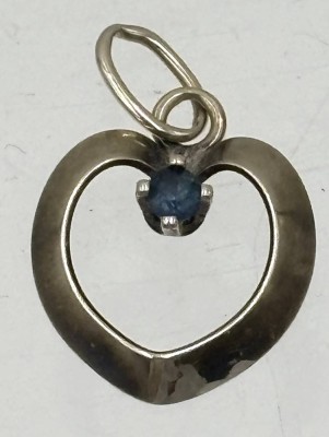 Auktion 363<br>Kl. Goldanhänger-585- Herz mit Safir, 0,64 gr. [1]