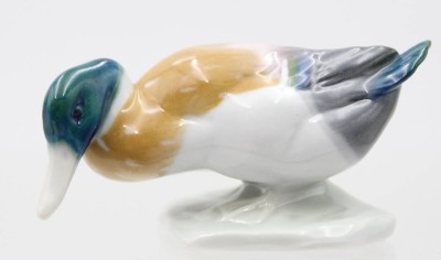Auktion 363<br>Ente, bunt bemalt, nur Nr. 2740-1, Bürzel minim. Abplatzer, H-3 cm, L-9 cm [1]